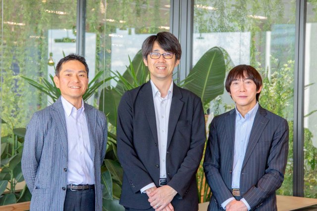 富士フイルムビジネスエキスパート株式会社のみなさまが並んでる画像