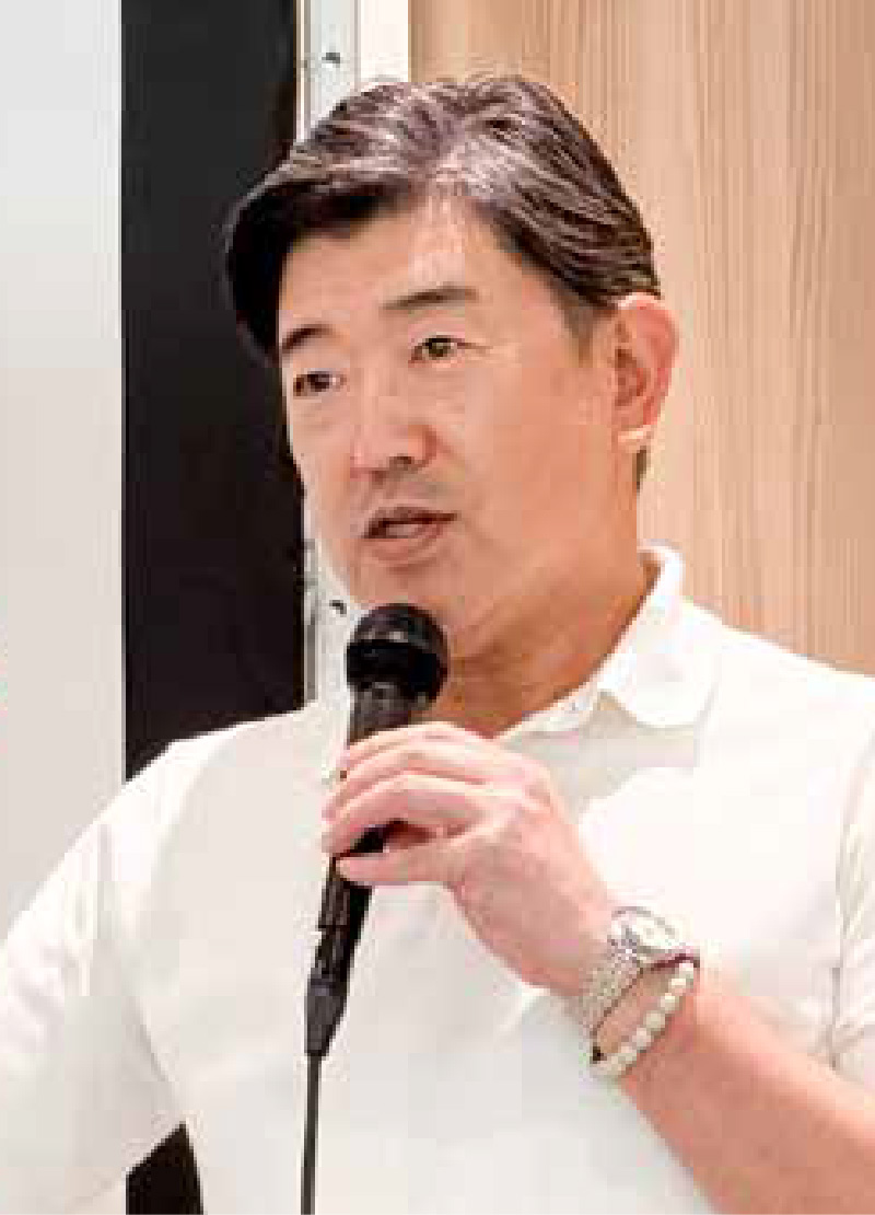 写真8: 東西営業キックオフミーティングを実施。