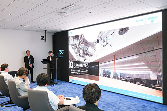 写真01_01: パートナー会を実施。