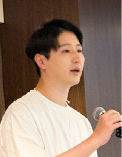 写真05: Outsourcing 事業部コミュニケーションMTGを実施。