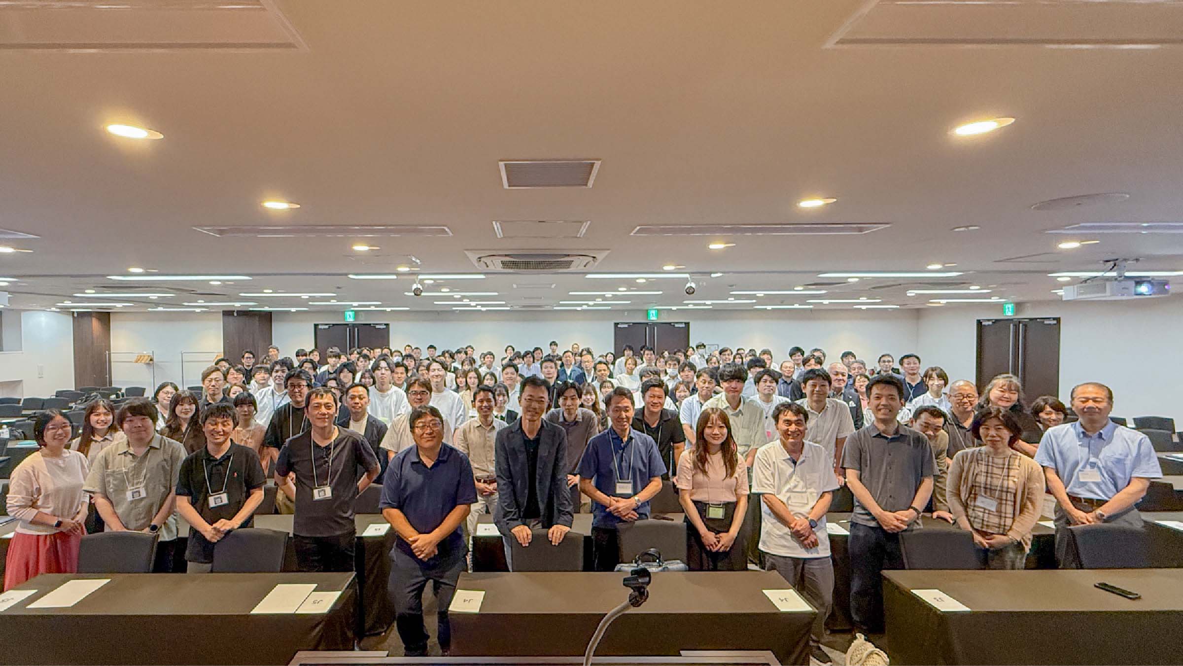 写真23: Outsourcing 事業部コミュニケーションMTGを実施。