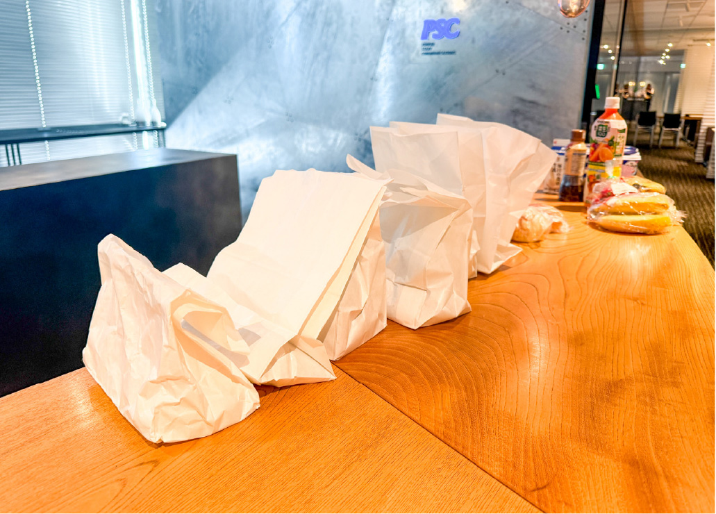 写真01: 朝食会を実施