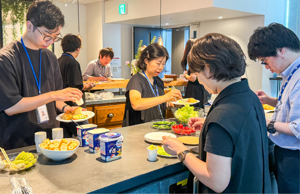 写真08: 朝食会を実施