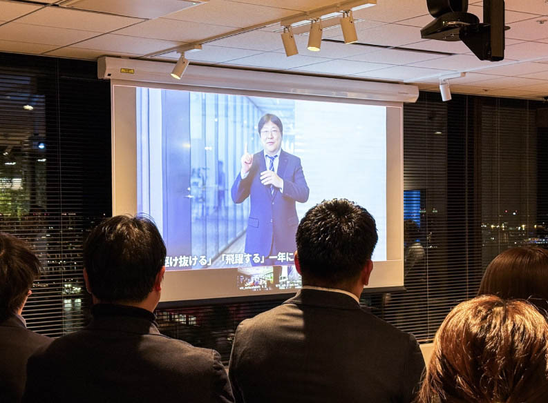 写真06: 東京本社新年会を実施