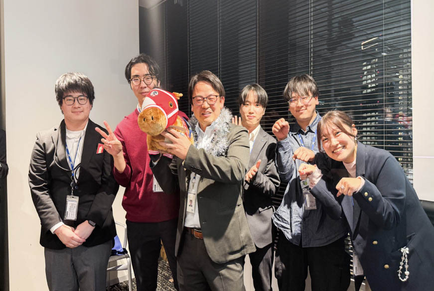 写真16: 東京本社新年会を実施